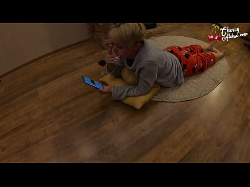 ❤️ Blondă nebună care suge o sculă uriașă și sare pe ea - Sex anal at ro.pornmega.ru ️❤